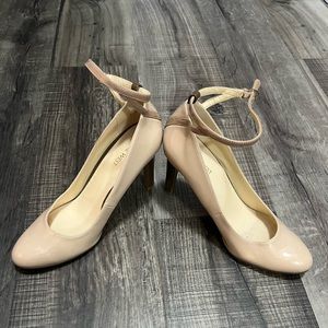 Nine West beige heels w ankle strap